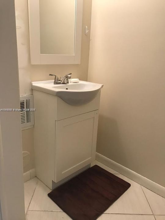 For Rent: $2,400 (2 beds, 2 baths, 1158 Square Feet)