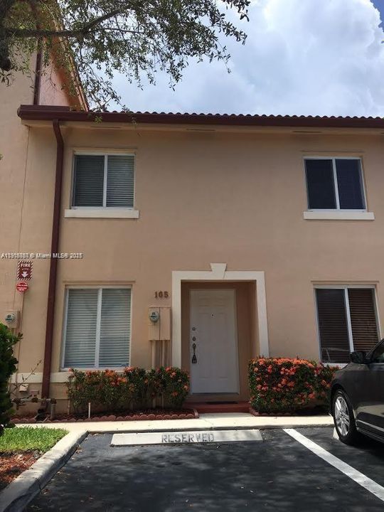 For Rent: $2,400 (2 beds, 2 baths, 1158 Square Feet)