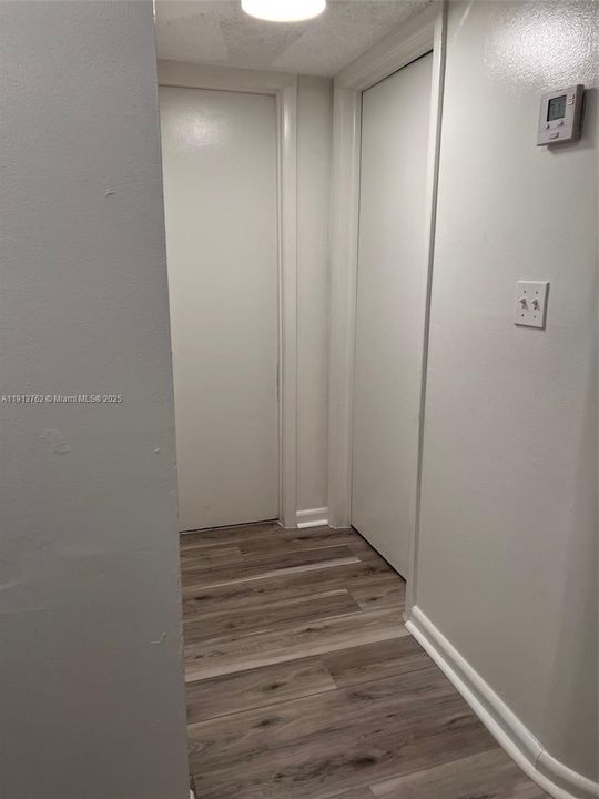 For Sale: $134,900 (1 beds, 1 baths, 816 Square Feet)