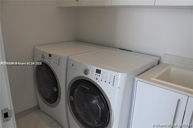 В аренду: $15,400 (2 спален, 2 ванн, 1704 Квадратных фут)