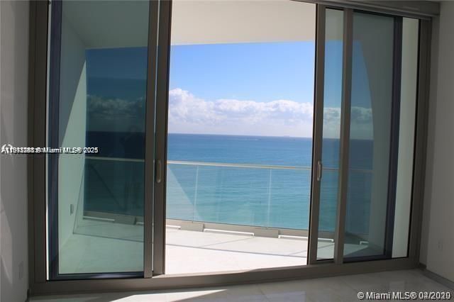 В аренду: $15,400 (2 спален, 2 ванн, 1704 Квадратных фут)