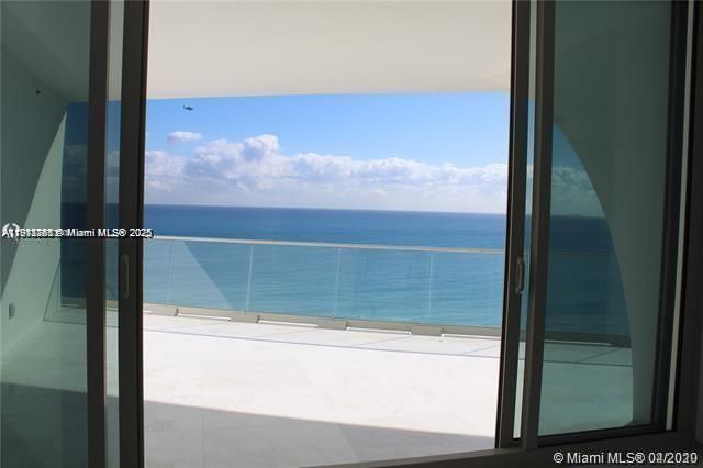 В аренду: $15,400 (2 спален, 2 ванн, 1704 Квадратных фут)