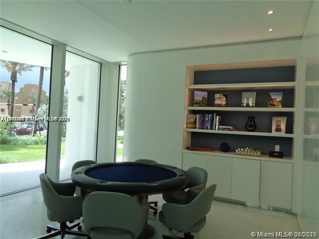 В аренду: $15,400 (2 спален, 2 ванн, 1704 Квадратных фут)