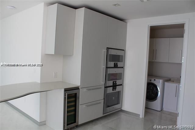 В аренду: $15,400 (2 спален, 2 ванн, 1704 Квадратных фут)