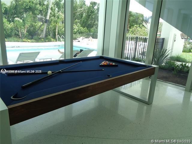 В аренду: $15,400 (2 спален, 2 ванн, 1704 Квадратных фут)