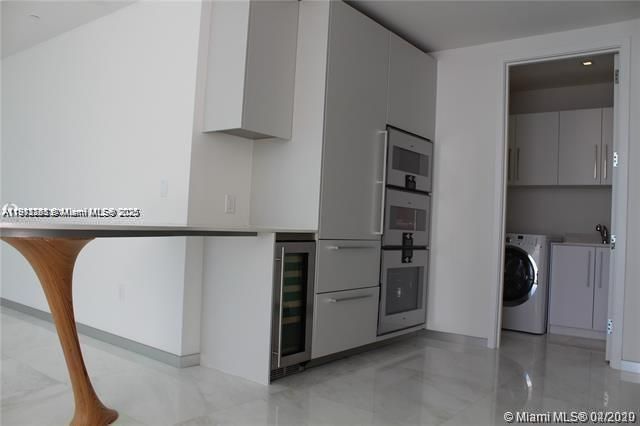 В аренду: $15,400 (2 спален, 2 ванн, 1704 Квадратных фут)