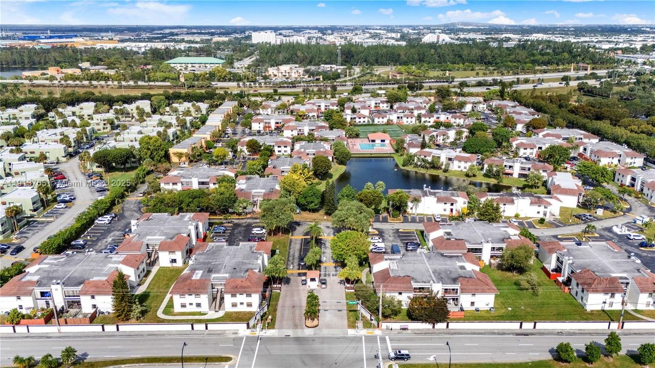 For Sale: $352,000 (3 beds, 2 baths, 1215 Square Feet)