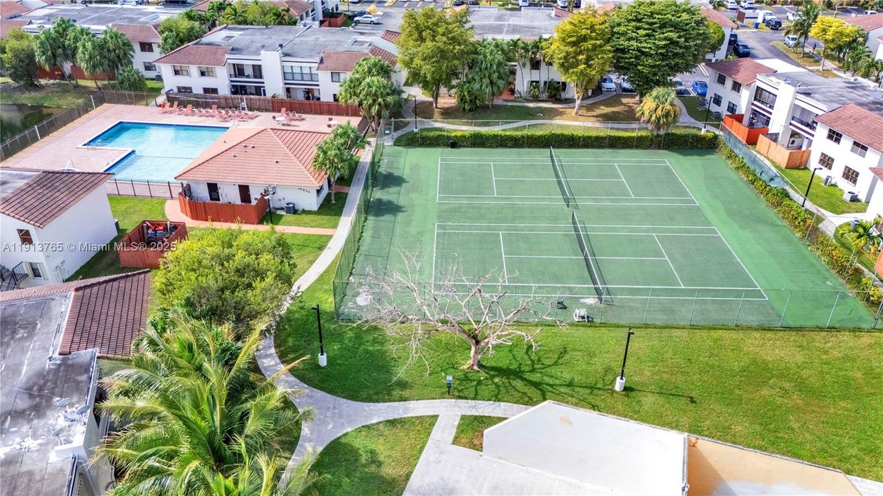 For Sale: $352,000 (3 beds, 2 baths, 1215 Square Feet)