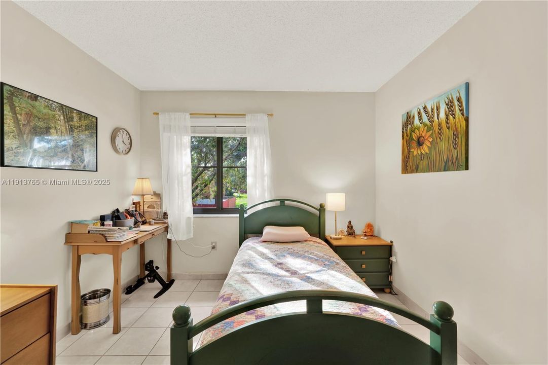 For Sale: $352,000 (3 beds, 2 baths, 1215 Square Feet)