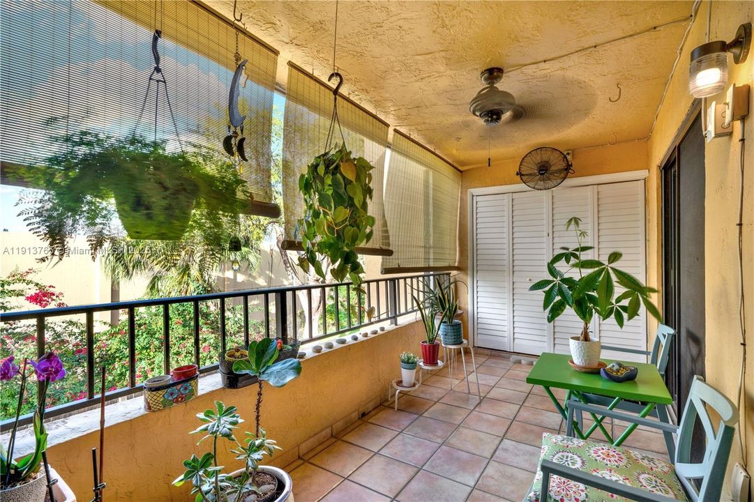 For Sale: $352,000 (3 beds, 2 baths, 1215 Square Feet)