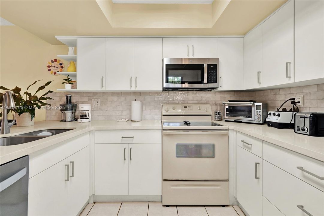 For Sale: $352,000 (3 beds, 2 baths, 1215 Square Feet)