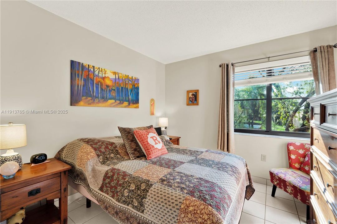 For Sale: $352,000 (3 beds, 2 baths, 1215 Square Feet)