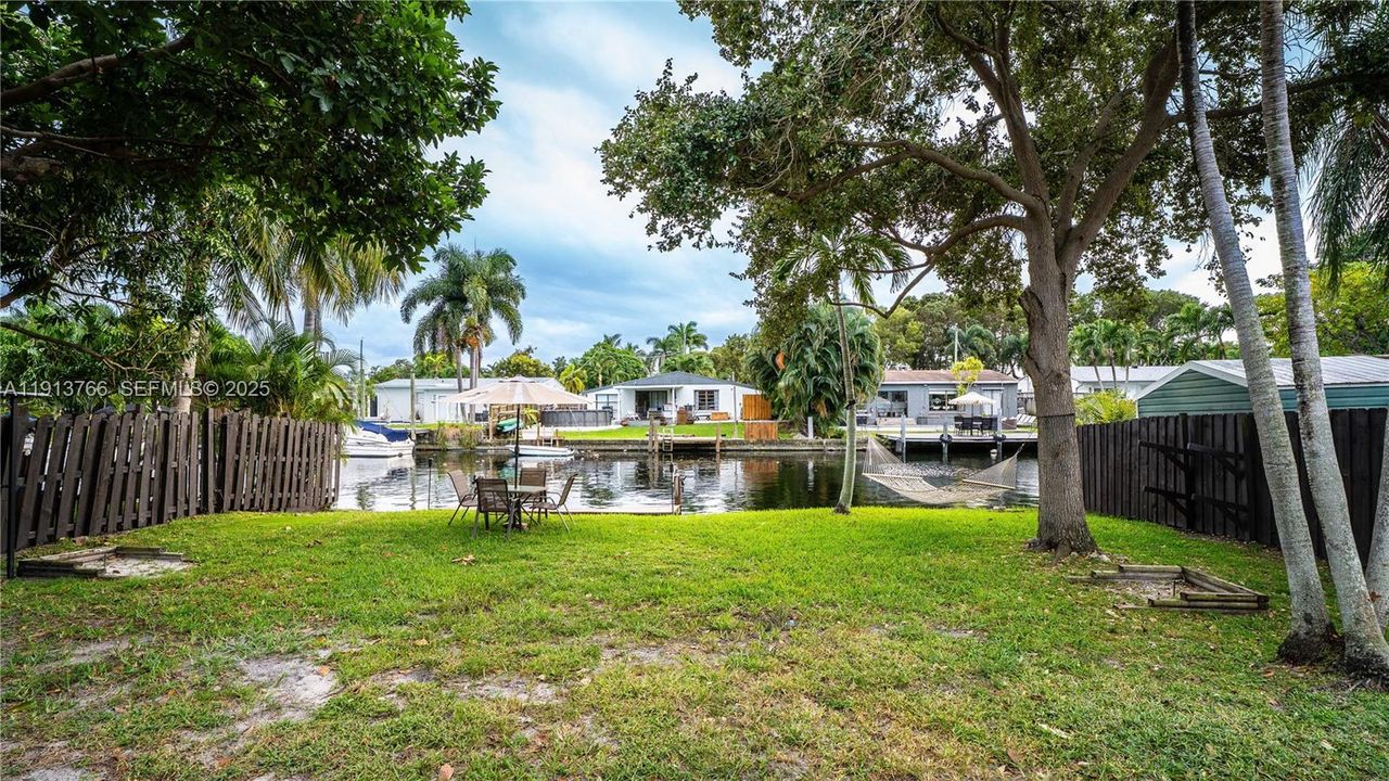 На продажу: $545,000 (2 спален, 1 ванн, 744 Квадратных фут)