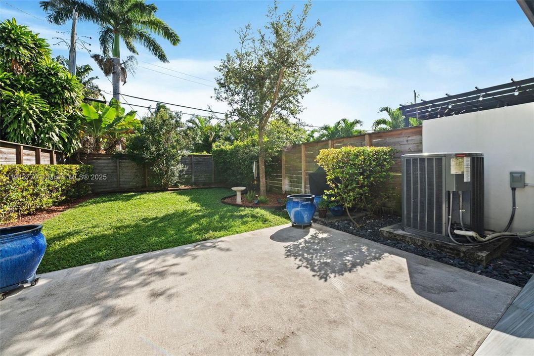 На продажу: $999,000 (3 спален, 3 ванн, 1906 Квадратных фут)