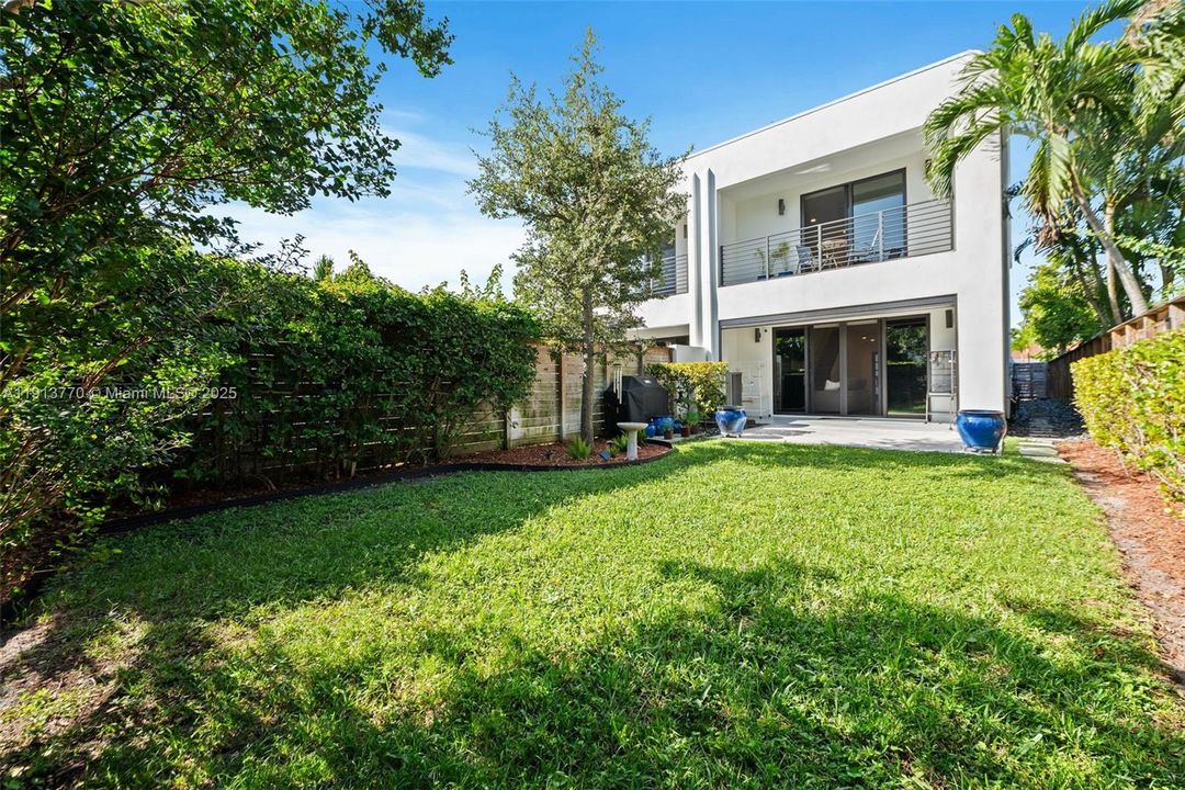 На продажу: $999,000 (3 спален, 3 ванн, 1906 Квадратных фут)