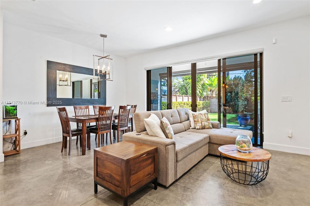 На продажу: $999,000 (3 спален, 3 ванн, 1906 Квадратных фут)