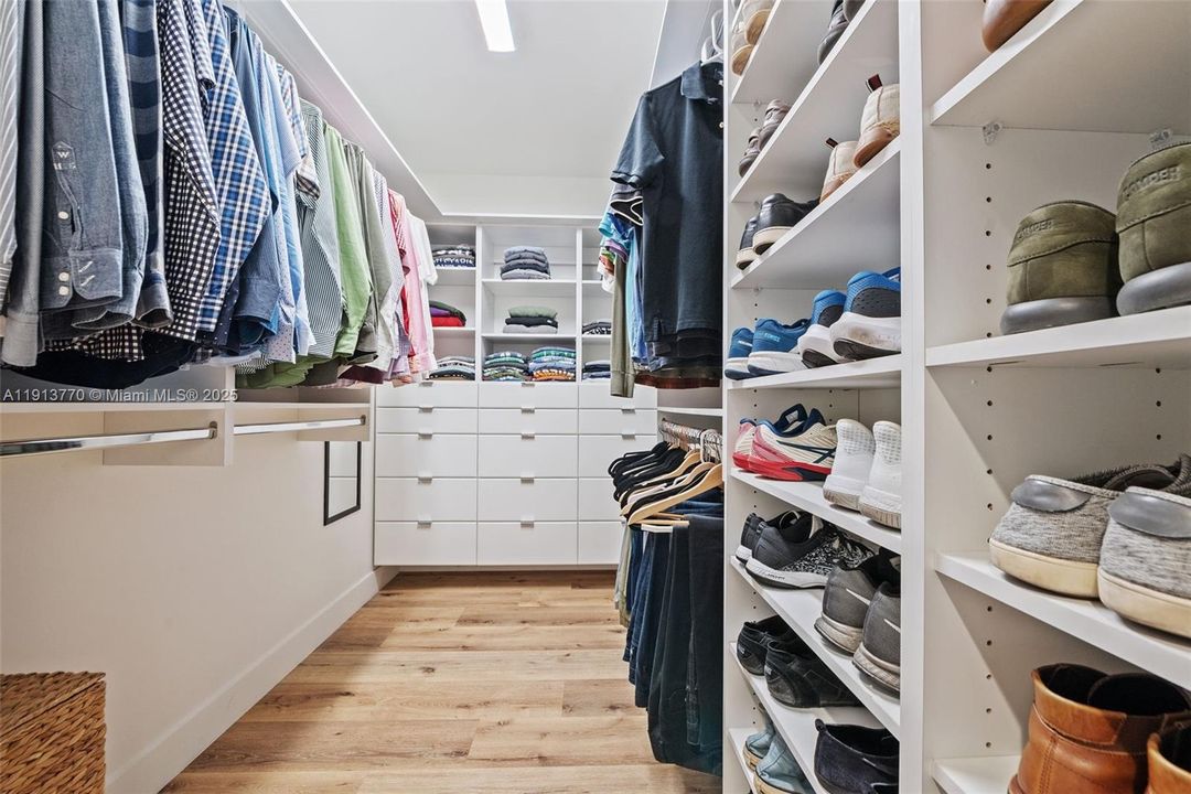 На продажу: $999,000 (3 спален, 3 ванн, 1906 Квадратных фут)