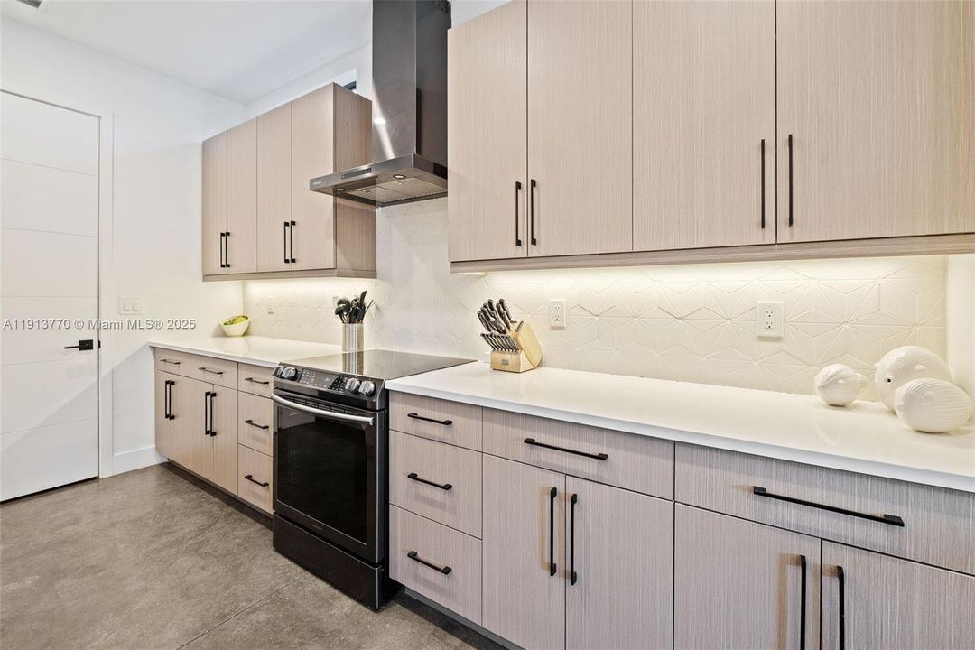 На продажу: $999,000 (3 спален, 3 ванн, 1906 Квадратных фут)