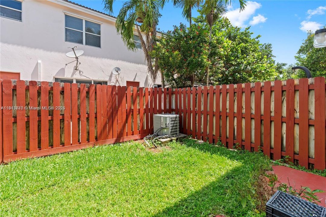 出租: $2,600 (4 贝兹, 3 浴室, 1544 平方英尺)