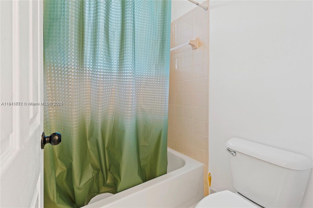 出租: $2,600 (4 贝兹, 3 浴室, 1544 平方英尺)