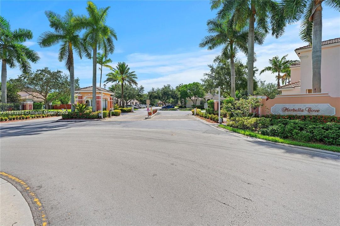 出租: $2,600 (4 贝兹, 3 浴室, 1544 平方英尺)