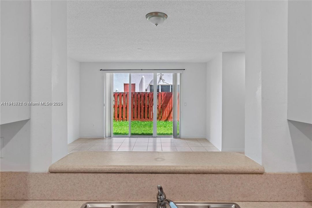 出租: $2,600 (4 贝兹, 3 浴室, 1544 平方英尺)