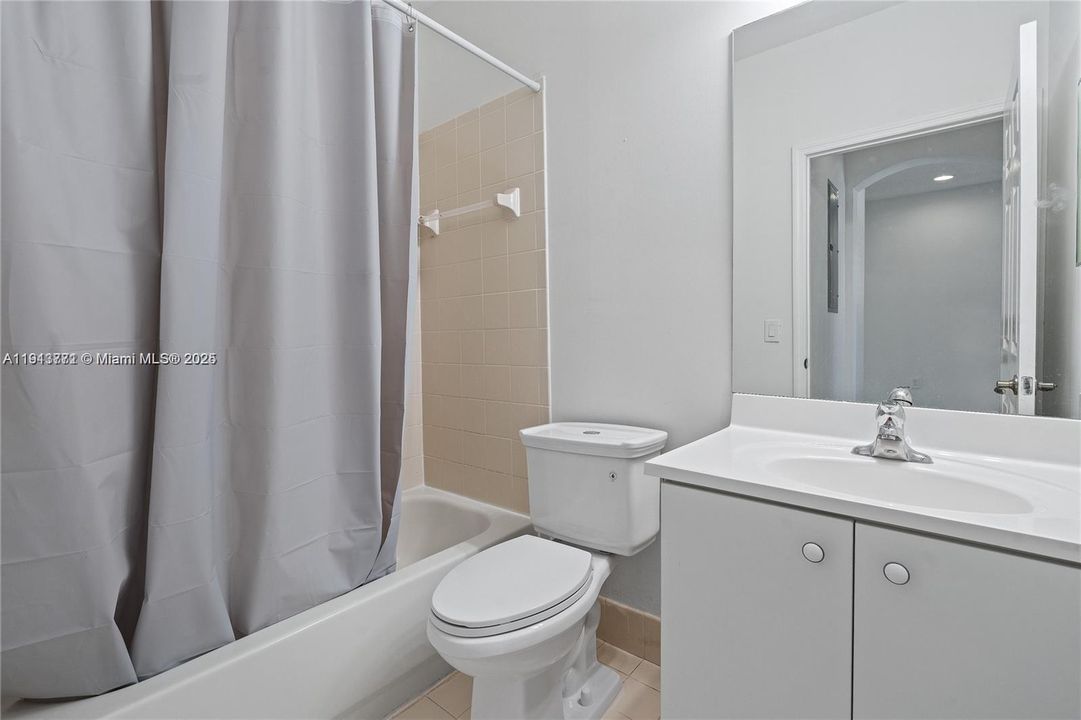 出租: $2,600 (4 贝兹, 3 浴室, 1544 平方英尺)