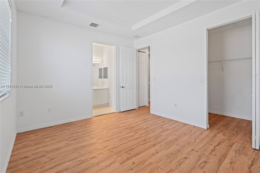 出租: $2,600 (4 贝兹, 3 浴室, 1544 平方英尺)