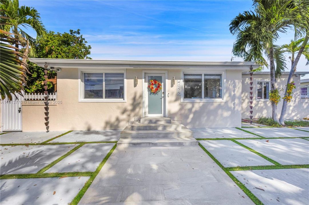 Active With Contract: $749,000 (3 beds, 2 baths, 2030 Square Feet)