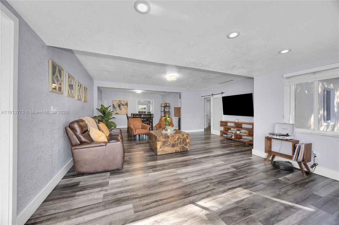 Active With Contract: $749,000 (3 beds, 2 baths, 2030 Square Feet)