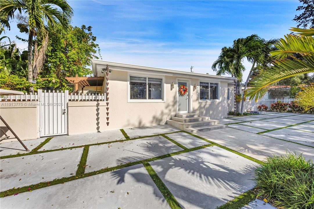 Active With Contract: $749,000 (3 beds, 2 baths, 2030 Square Feet)