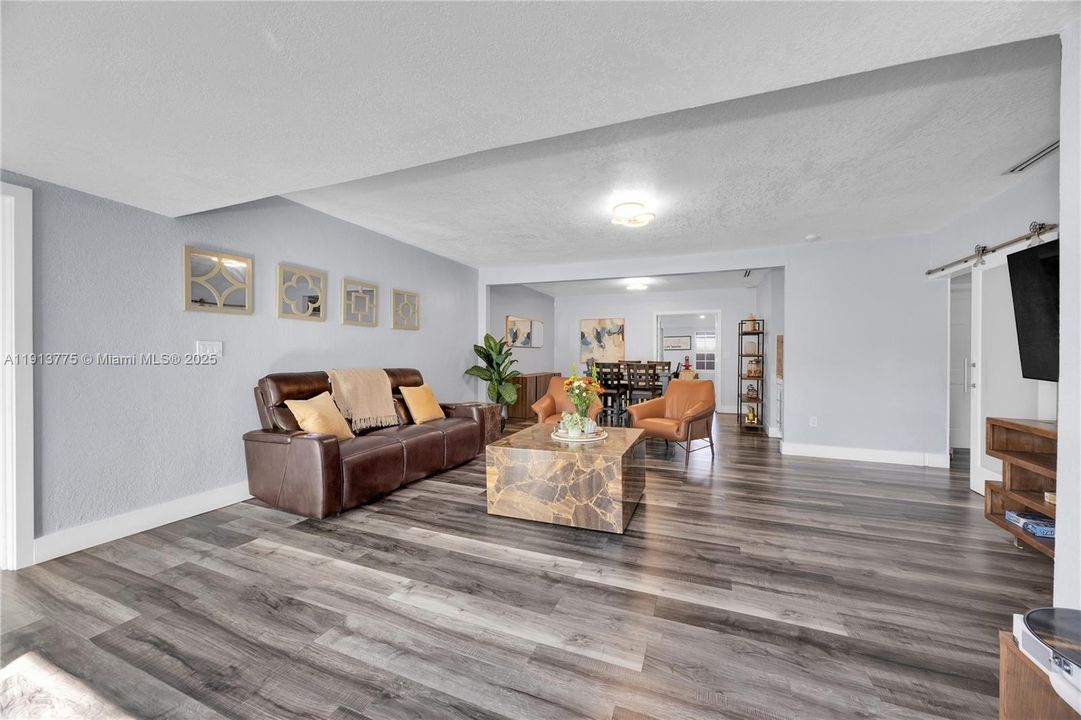 Active With Contract: $749,000 (3 beds, 2 baths, 2030 Square Feet)