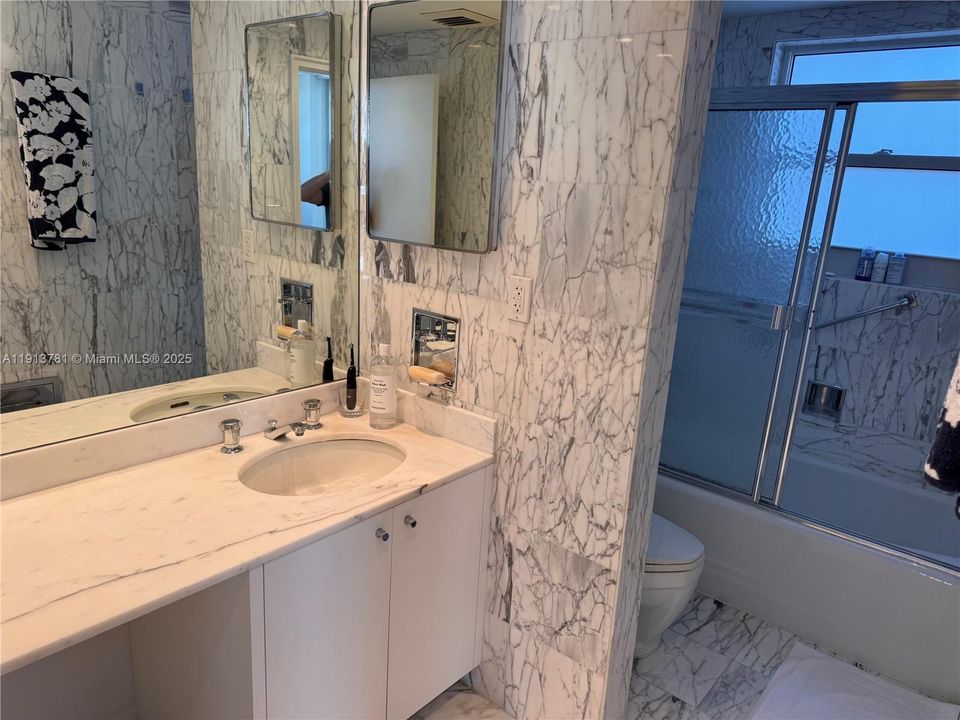 For Rent: $8,000 (2 beds, 2 baths, 1350 Square Feet)