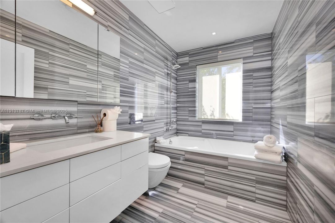 For Sale: $2,600,000 (3 beds, 3 baths, 1877 Square Feet)