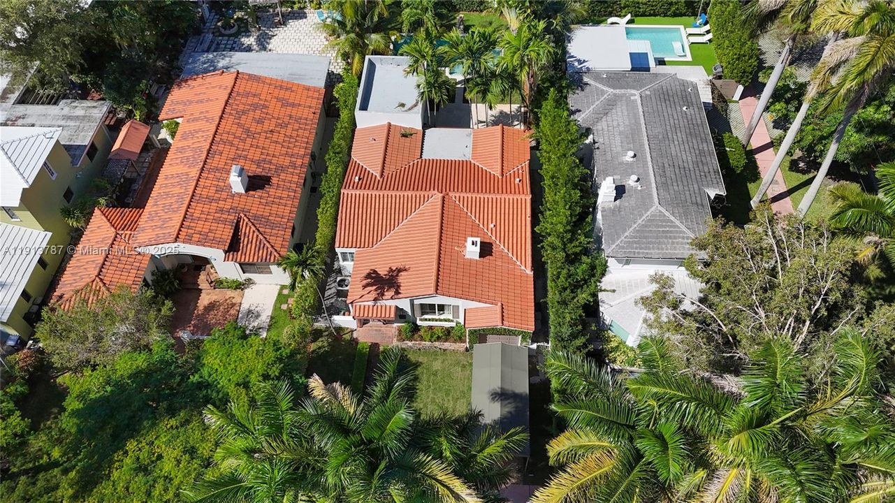 For Sale: $2,600,000 (3 beds, 3 baths, 1877 Square Feet)