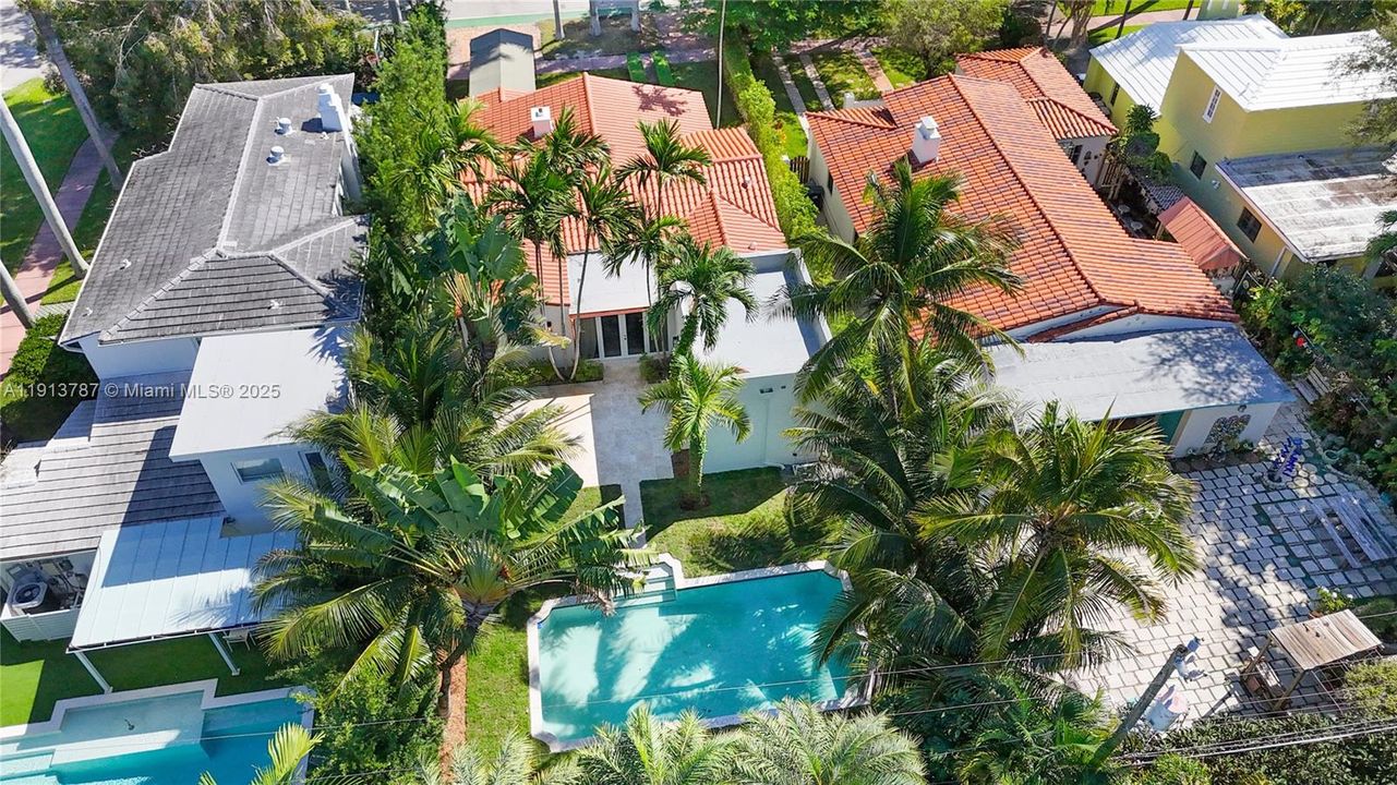 For Sale: $2,600,000 (3 beds, 3 baths, 1877 Square Feet)