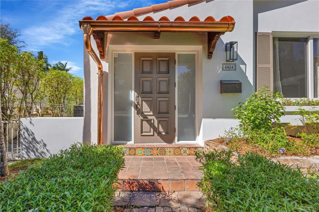 For Sale: $2,600,000 (3 beds, 3 baths, 1877 Square Feet)