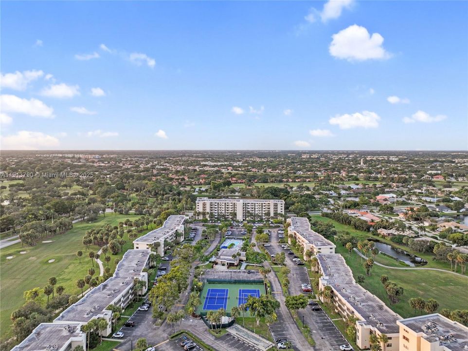 待售: $279,900 (2 贝兹, 2 浴室, 1050 平方英尺)