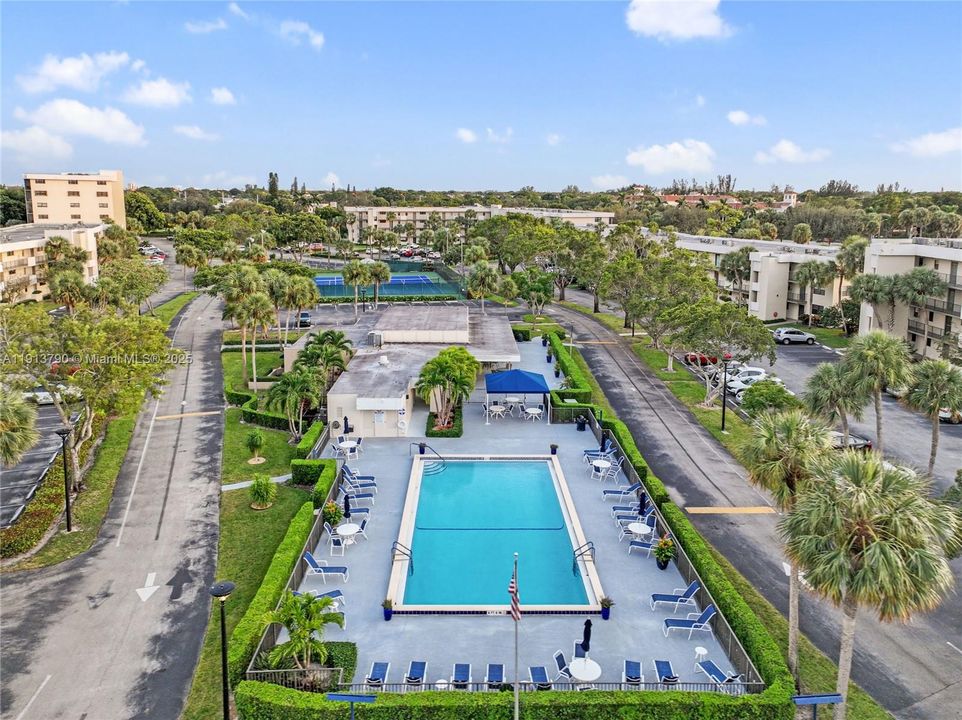 待售: $279,900 (2 贝兹, 2 浴室, 1050 平方英尺)