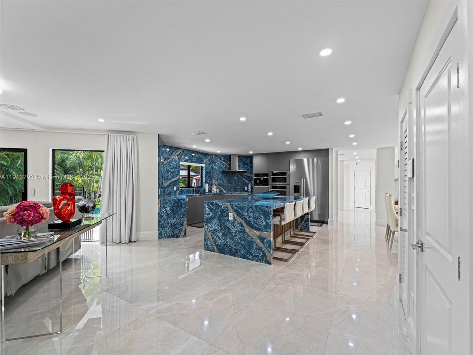 En Venta: $7,900,000 (4 camas, 3 baños, 3673 Pies cuadrados)