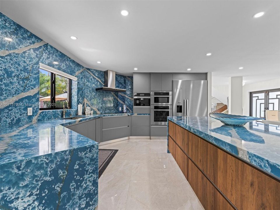 En Venta: $7,900,000 (4 camas, 3 baños, 3673 Pies cuadrados)