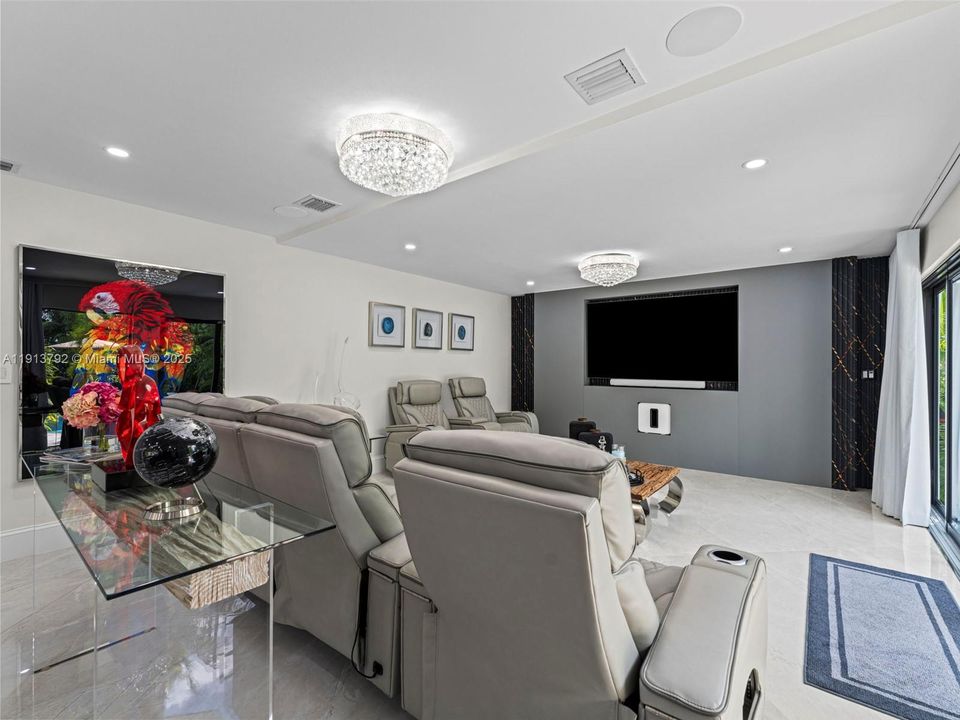 En Venta: $7,900,000 (4 camas, 3 baños, 3673 Pies cuadrados)