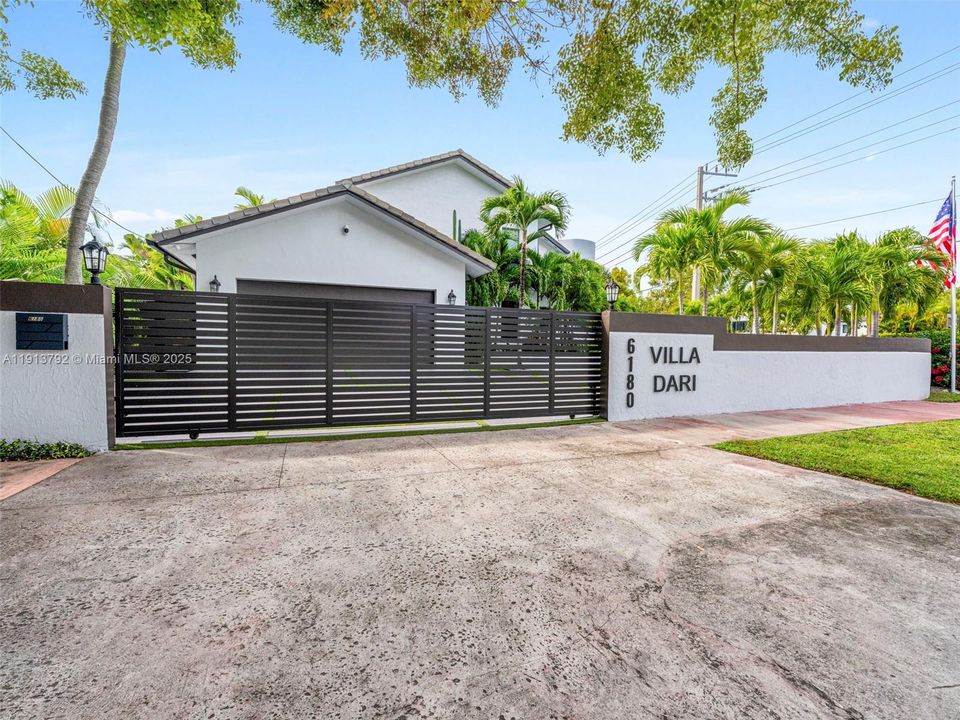 En Venta: $7,900,000 (4 camas, 3 baños, 3673 Pies cuadrados)