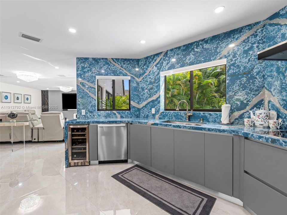 En Venta: $7,900,000 (4 camas, 3 baños, 3673 Pies cuadrados)