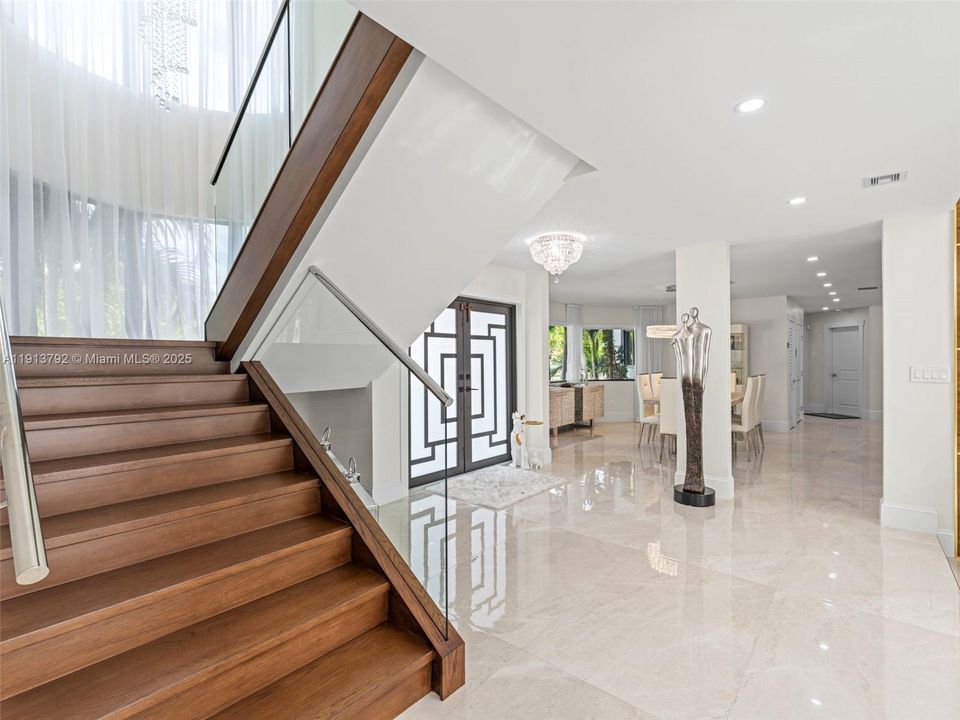 En Venta: $7,900,000 (4 camas, 3 baños, 3673 Pies cuadrados)