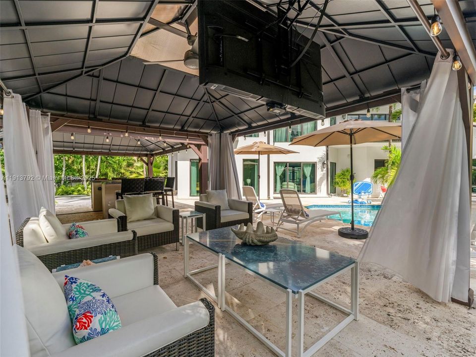 En Venta: $7,900,000 (4 camas, 3 baños, 3673 Pies cuadrados)