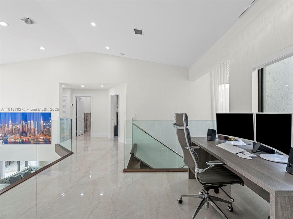 En Venta: $7,900,000 (4 camas, 3 baños, 3673 Pies cuadrados)