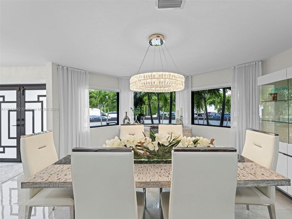 En Venta: $7,900,000 (4 camas, 3 baños, 3673 Pies cuadrados)