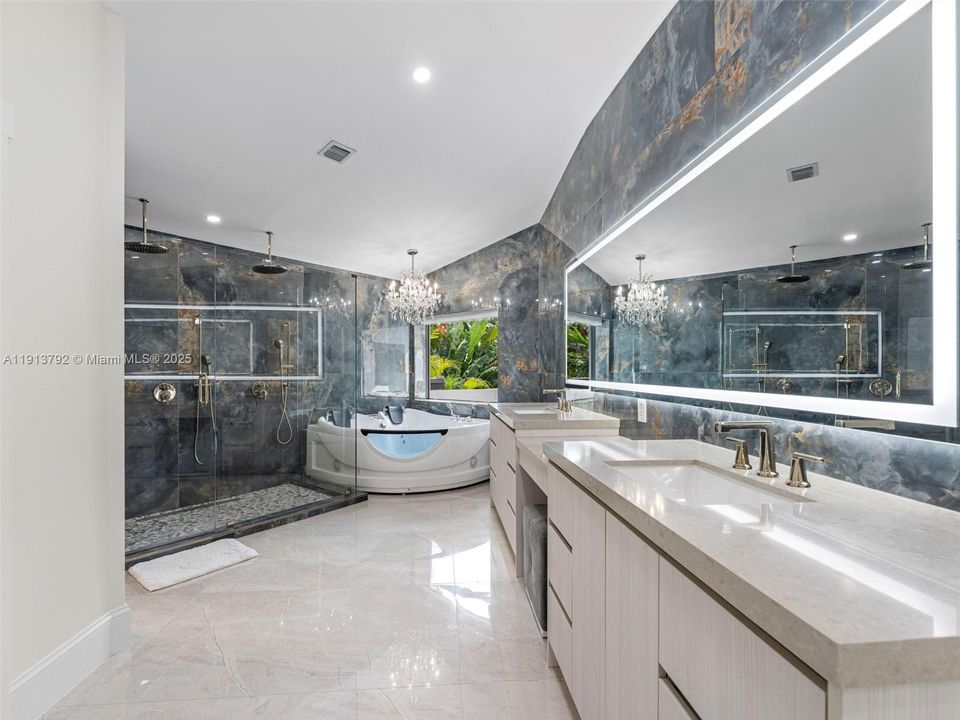 En Venta: $7,900,000 (4 camas, 3 baños, 3673 Pies cuadrados)