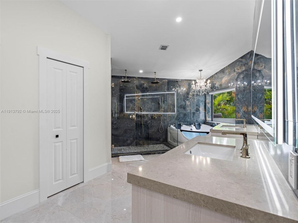 En Venta: $7,900,000 (4 camas, 3 baños, 3673 Pies cuadrados)